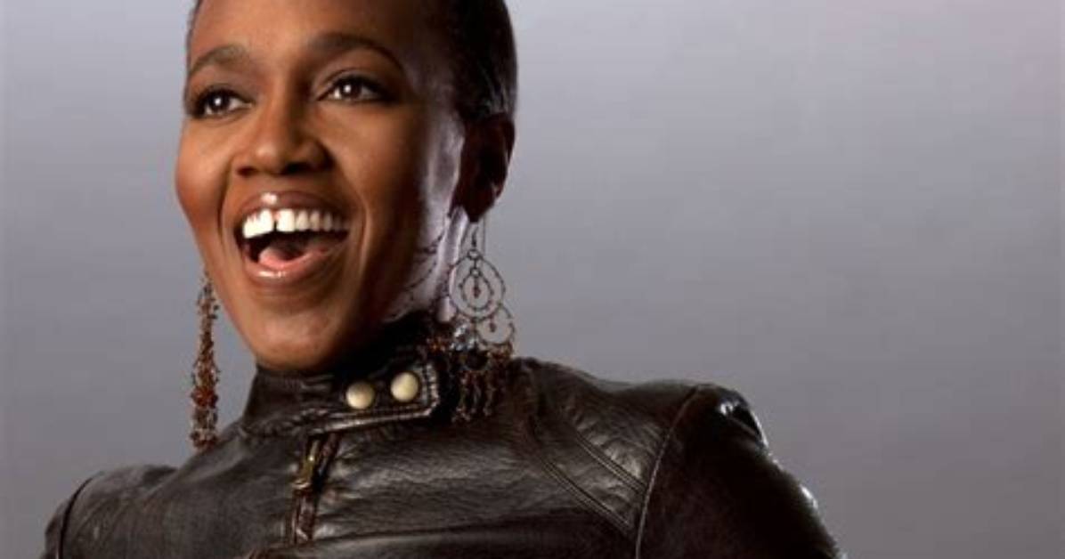 Dionne Farris
