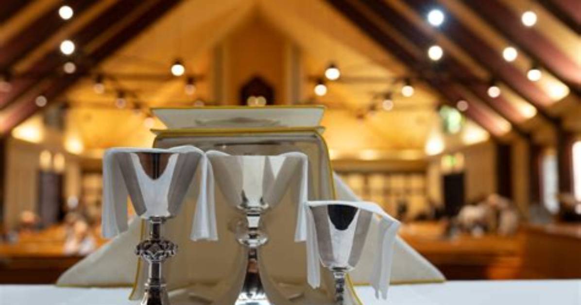 Do Anglicans Cross Themselves?