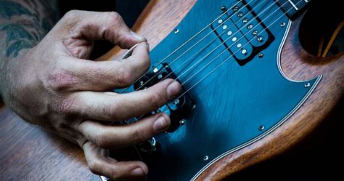 Do Guitarists Use Picks?