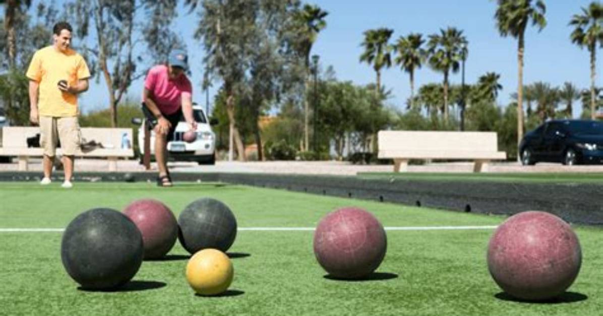 Do You Alternate Throws in Bocce?