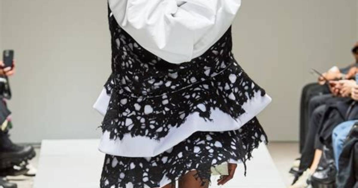 Does Comme De Garcons Run Small?