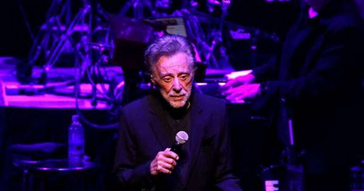 Does Frankie Valli Still Sing Live?