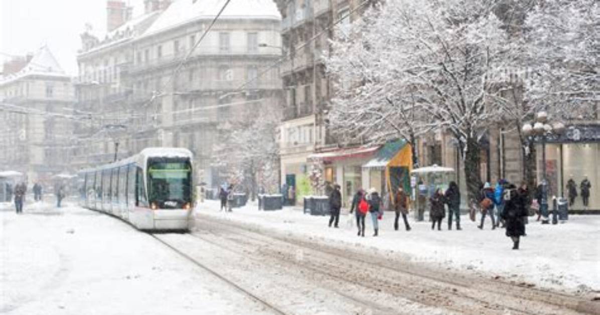 Does It Snow in Grenoble?