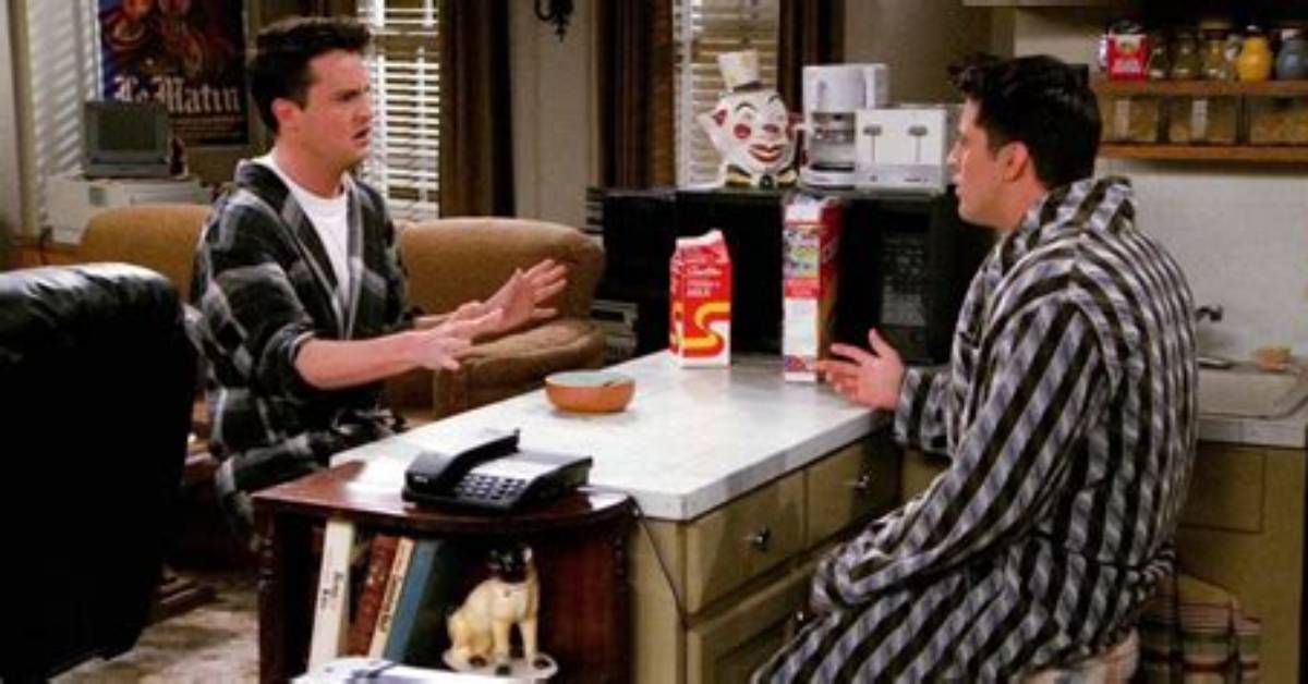 Does Joey Move Back in with Chandler?