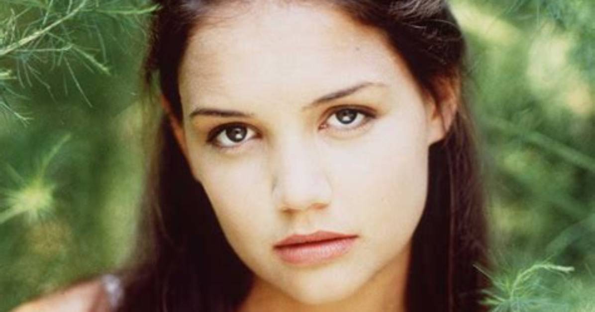 Does Katie Holmes Sing in Dawson's Creek?