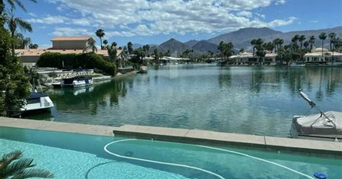 Does La Quinta Have a Pool