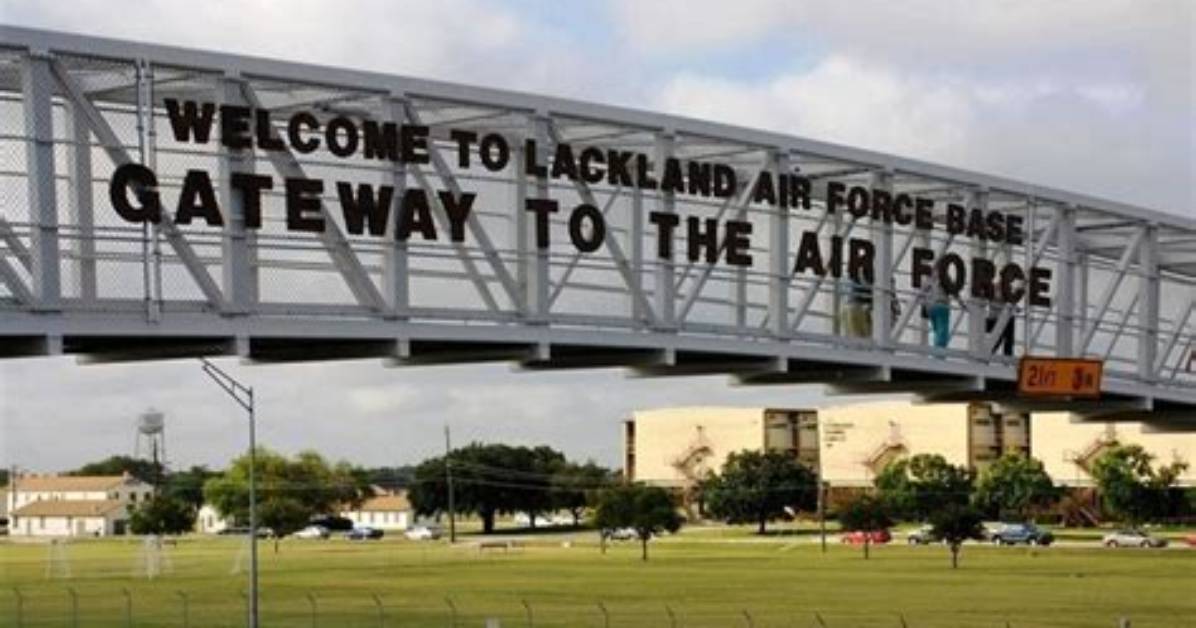 Does Lackland Afb Have a Runway?
