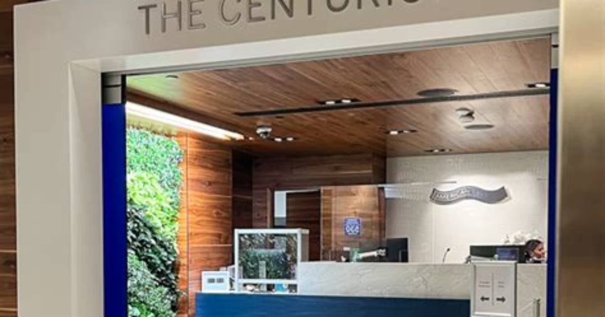 Does Lax Have a Centurion Lounge