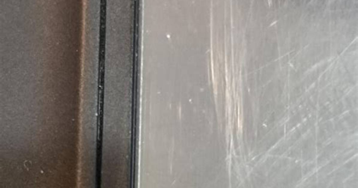 Does My Screen Protector Have the Rainbow Effect?