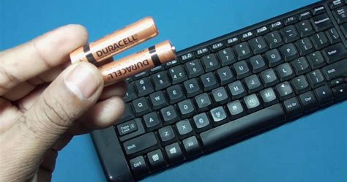 Does My Wireless Keyboard Use up Battery Even When the Pc's off?