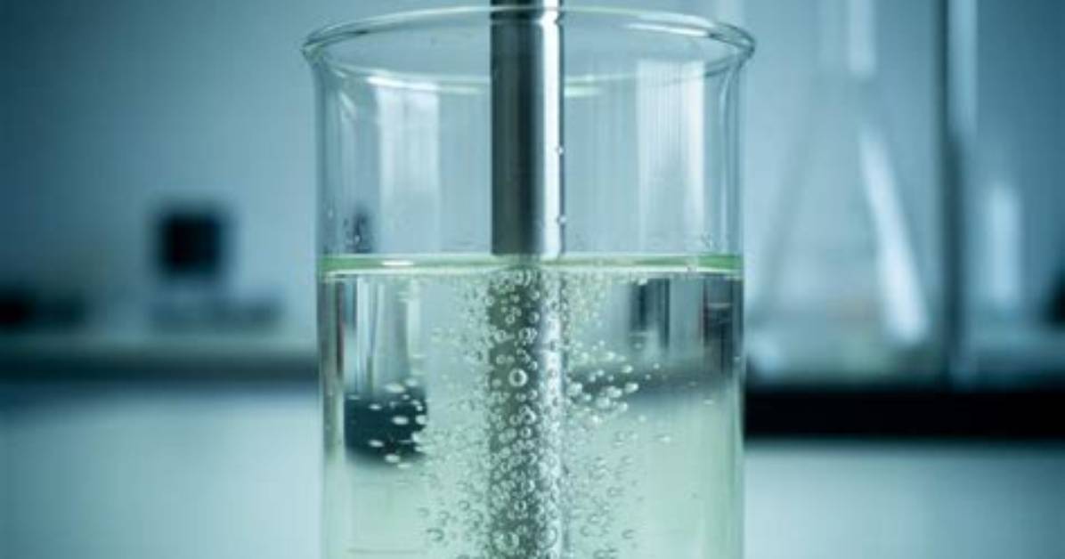 Does Nickel React with Hcl?