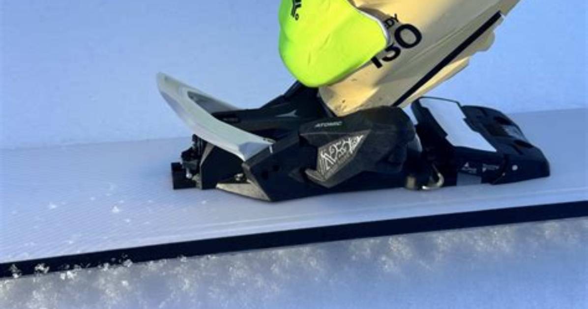 Does Salomon Own Atomic?
