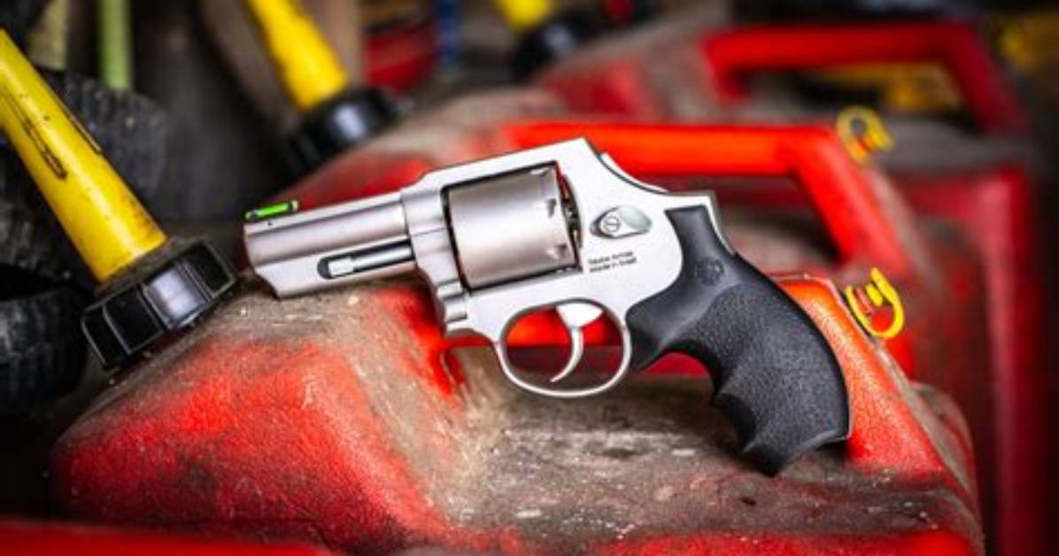 Does Six Guns Require Internet?