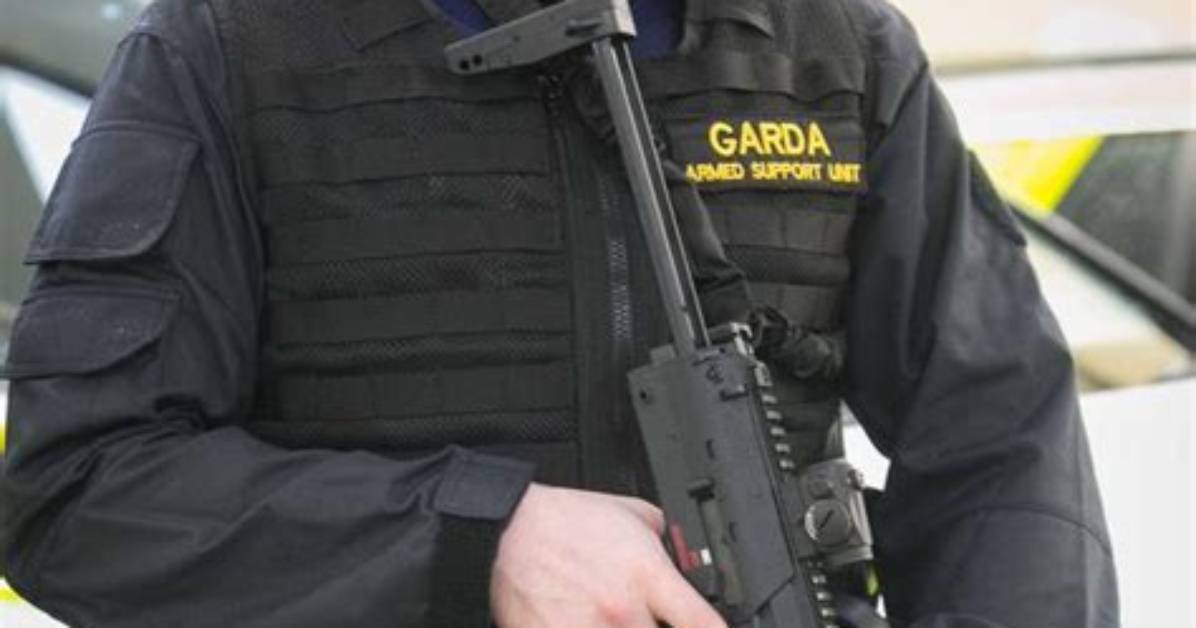 Does the Garda Carry Guns?
