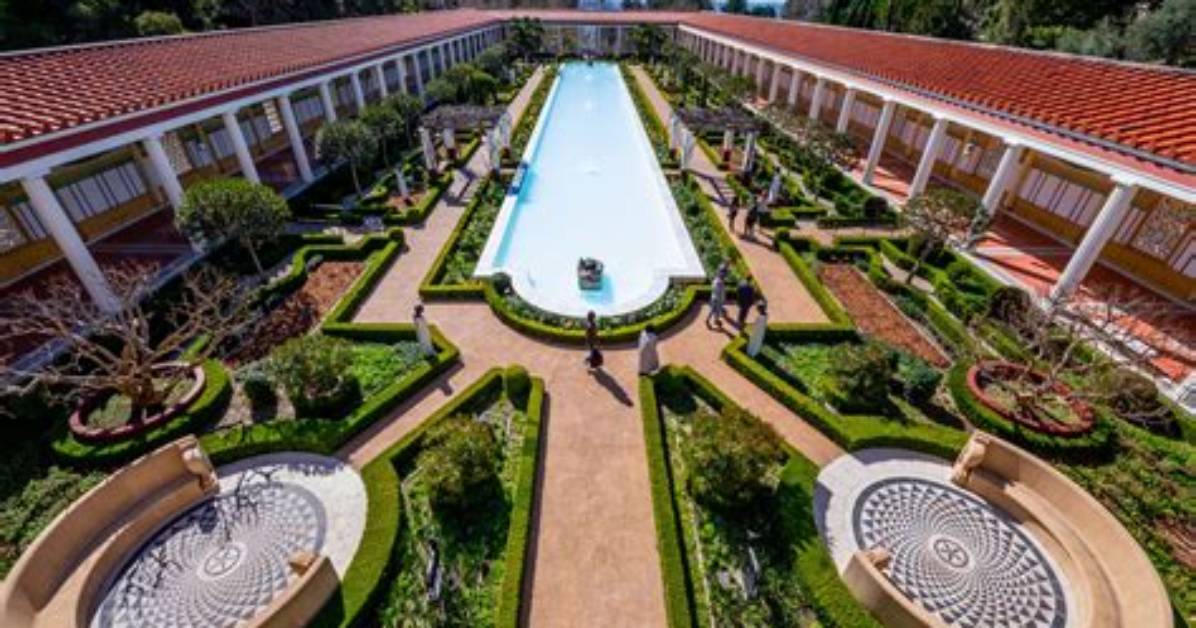 Does the Getty Museum Have a Restaurant?