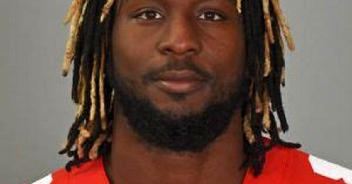Does Trey Sermon Have a Girlfriend? His Parents & Family Life Insight