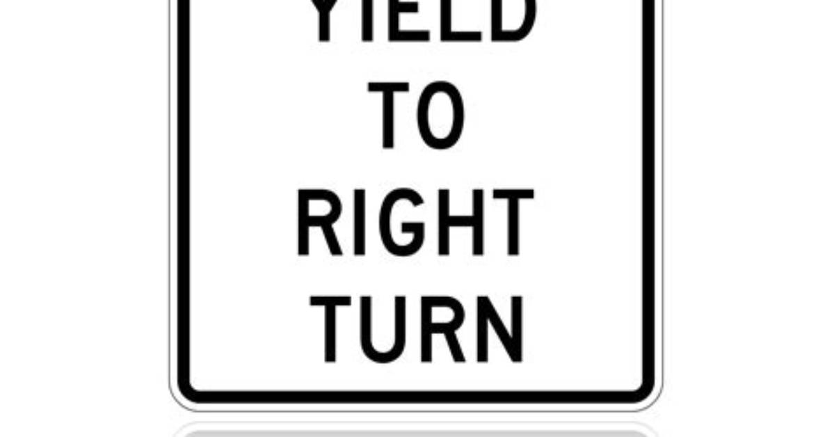 Does U Turn Yield to Right Turn?