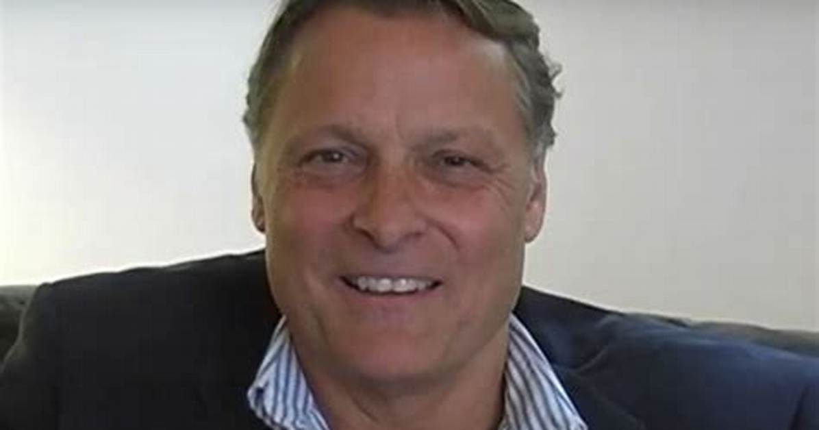 Douglas Barr Net Worth