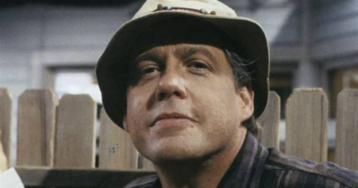 Earl Hindman