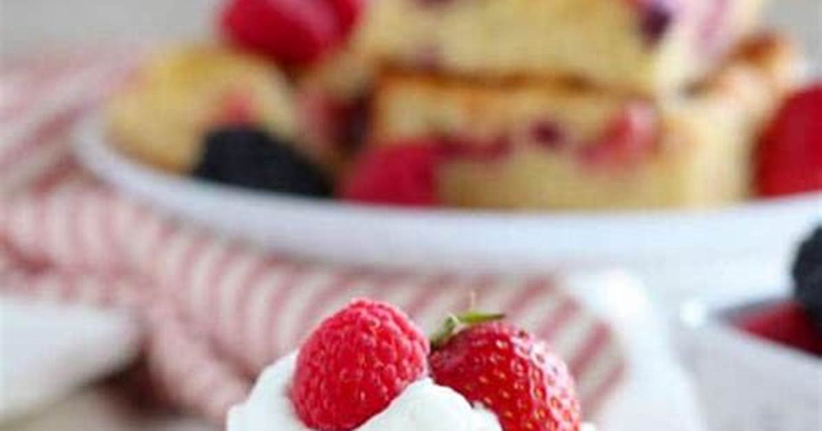 Easy One-Bowl Berry Cake - Celebrating Sweets