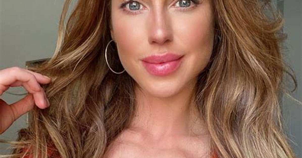 Eliza Rose Watson Wiki, Bio, Family, Bf, Net Worth, Height, Age & More