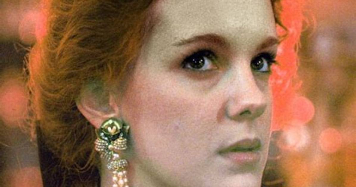 Elizabeth Perkins