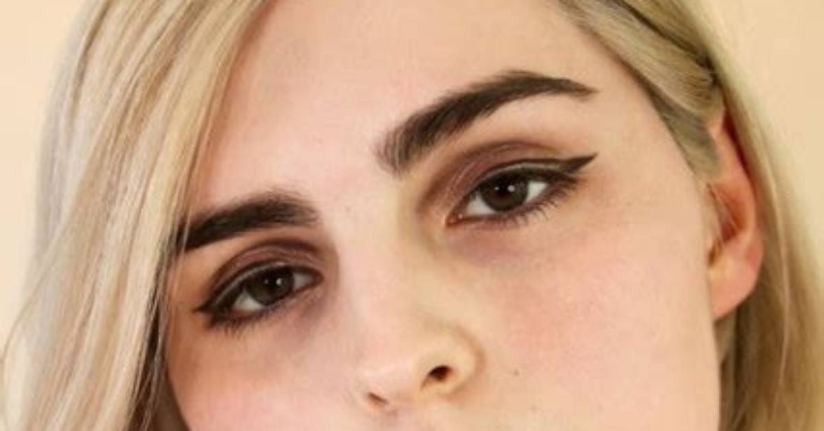 Ella Hollywood: Exploring Her Instagram Persona and Influence