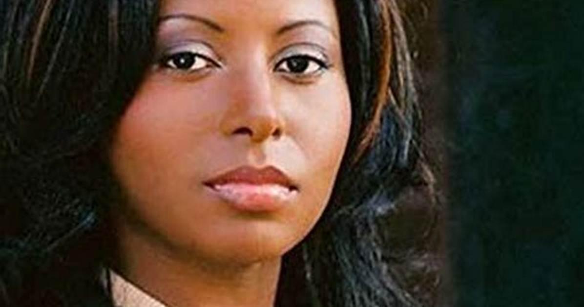 Elle Downs Net Worth