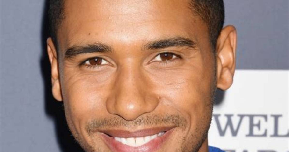 Elliot Knight