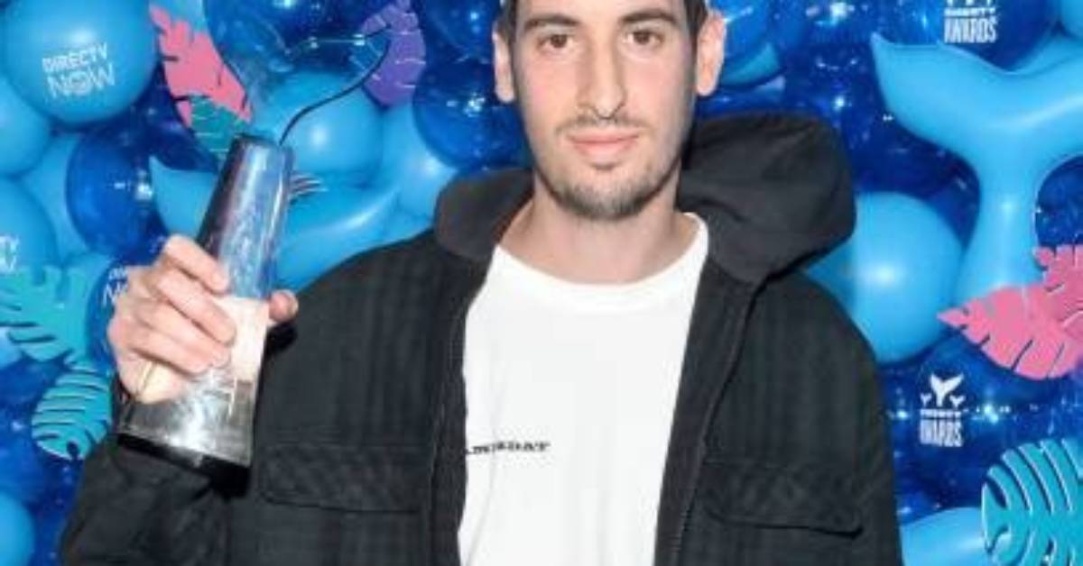 Elliot Tebele