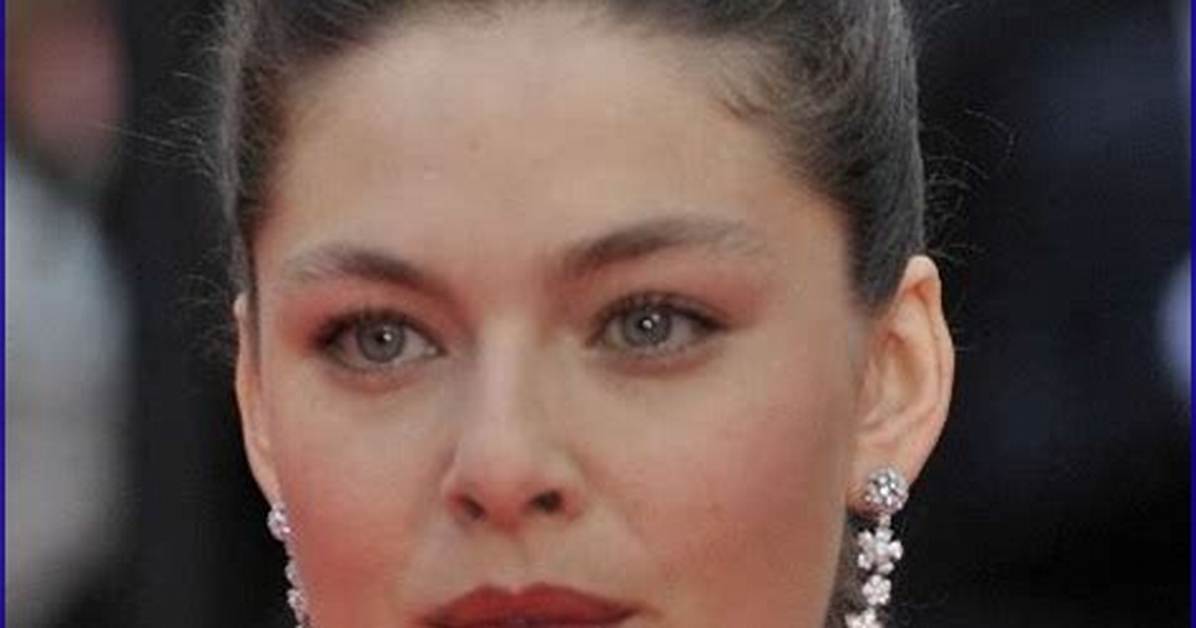 Elyssa Davalos Net Worth