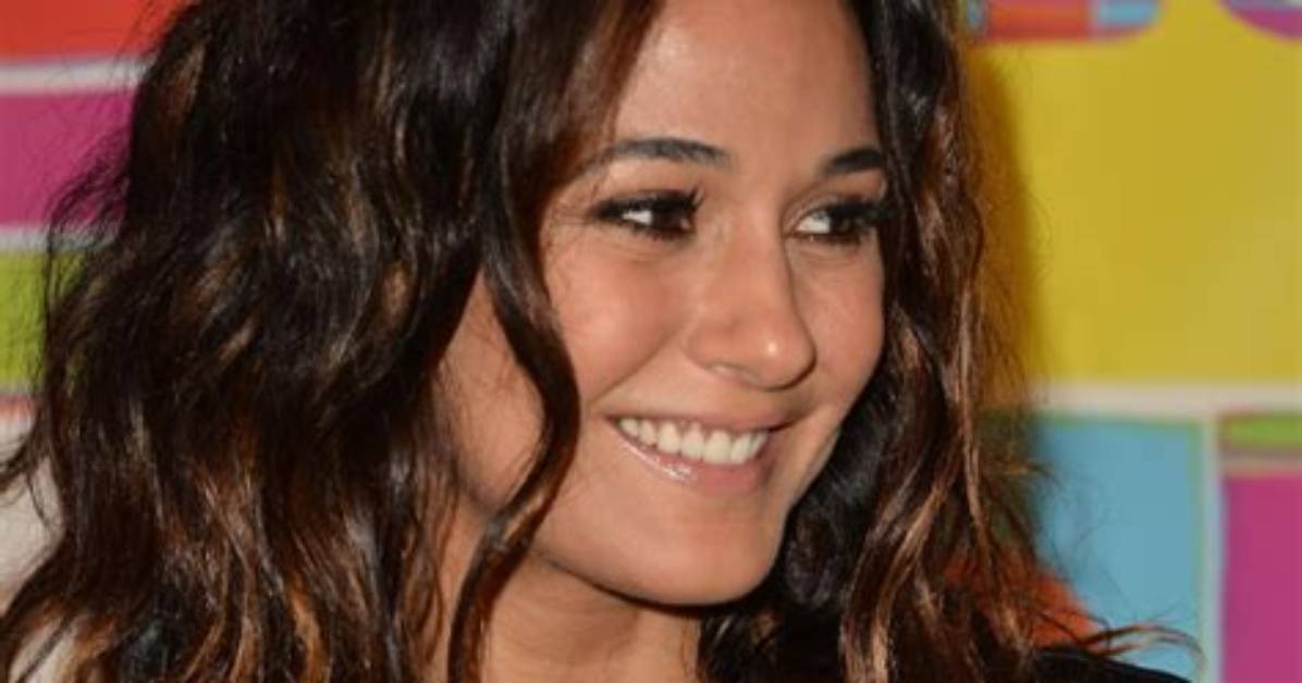 Emmanuelle Chriqui Biography