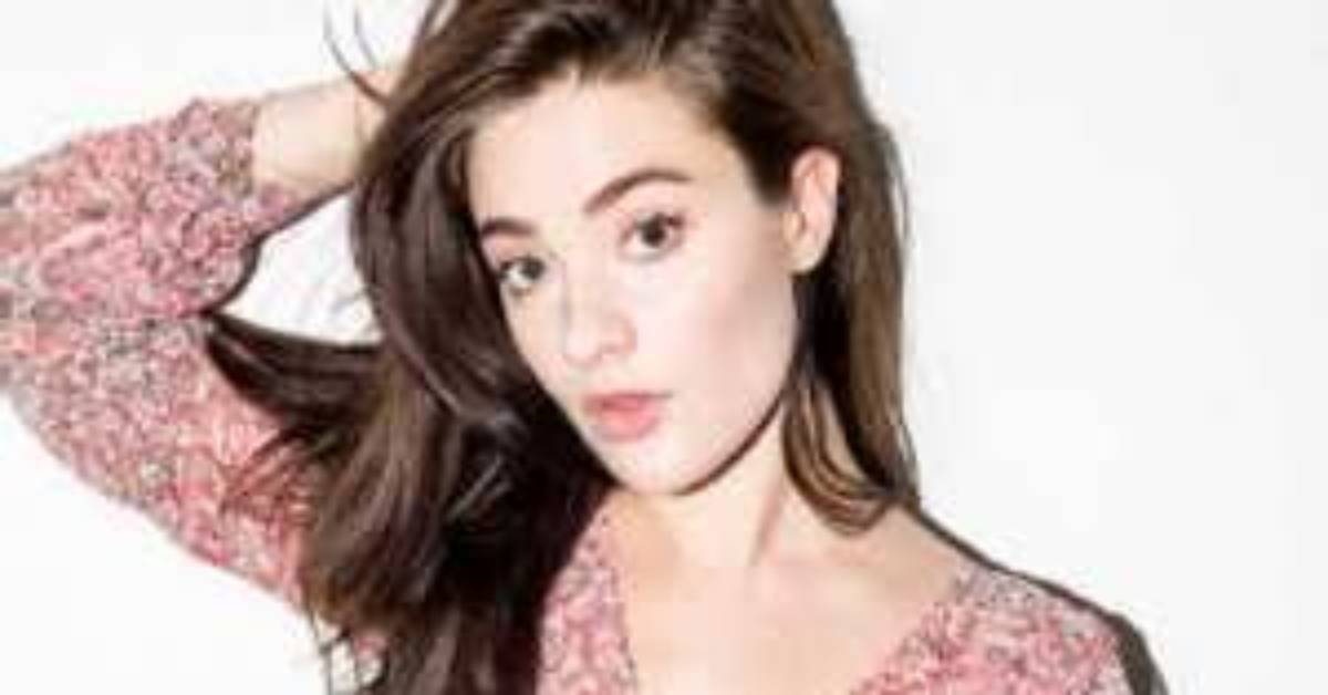Eva Bourne Net Worth