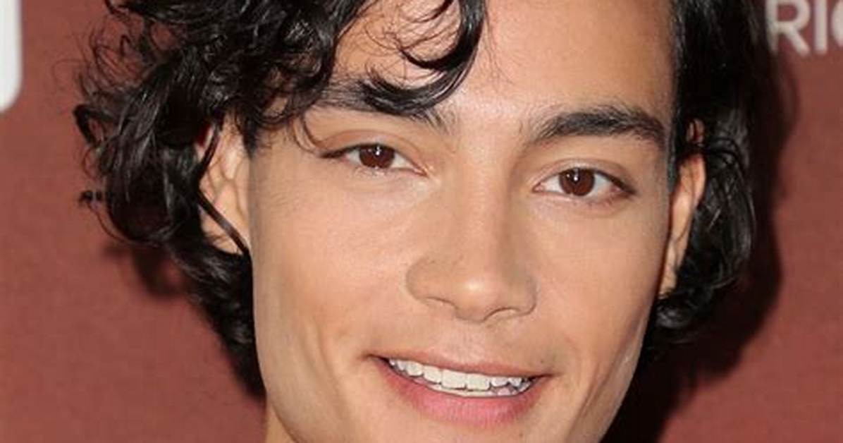 Evan Evagora Net Worth