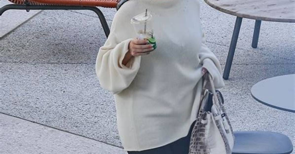 Fans Think Kylie Jenner Staged Recent Paparazzi Photos