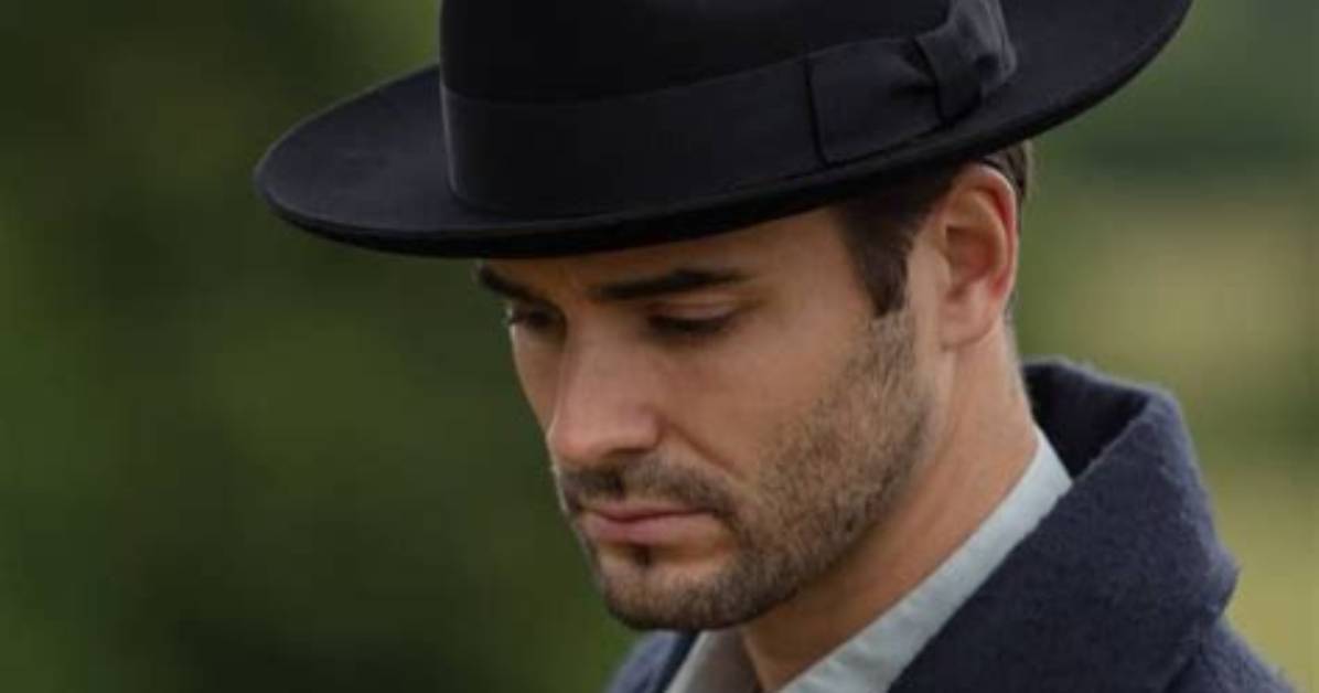 Frequent Question: How Is a Fedora Hat Supposed to Fit?