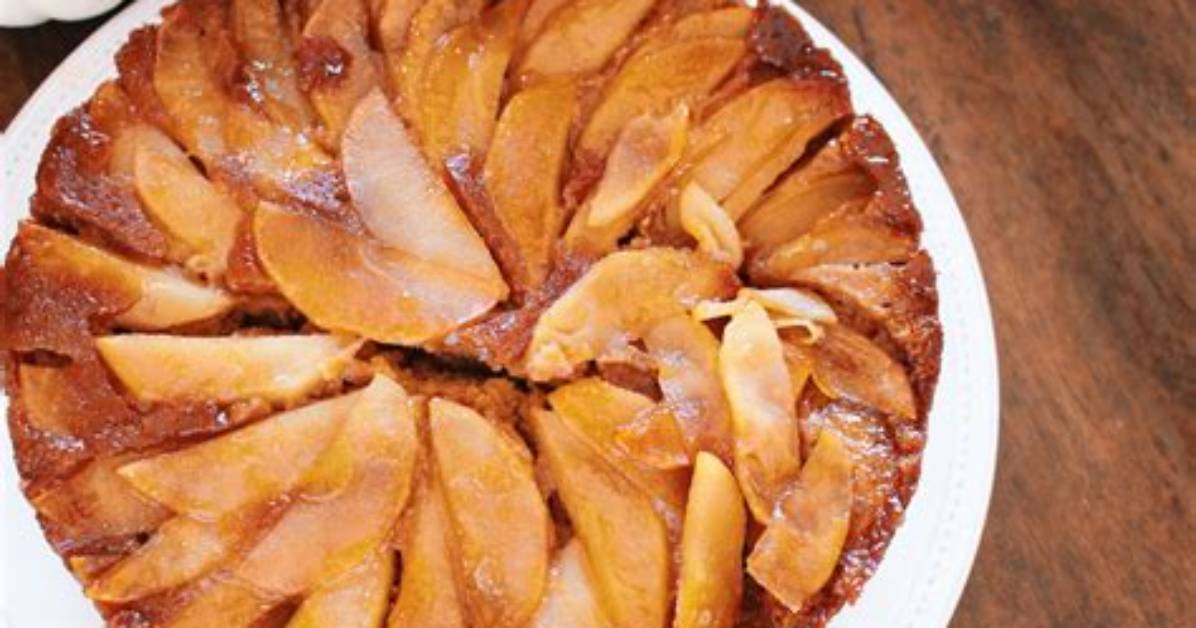 Gingerbread Apple Upside-Down Cake