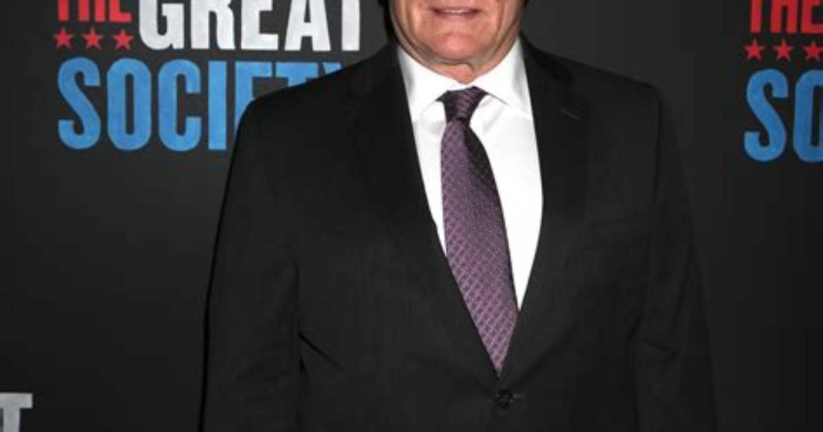 Gordon Clapp Net Worth