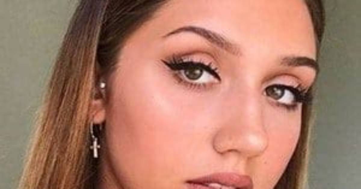 Hannah Mrozak Net Worth