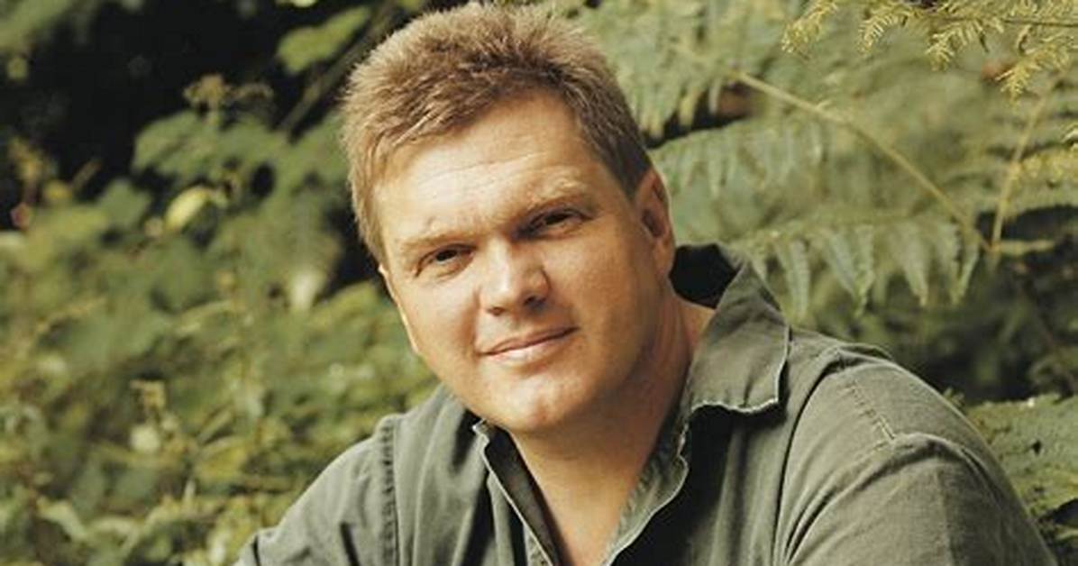 Has Ray Mears Married?