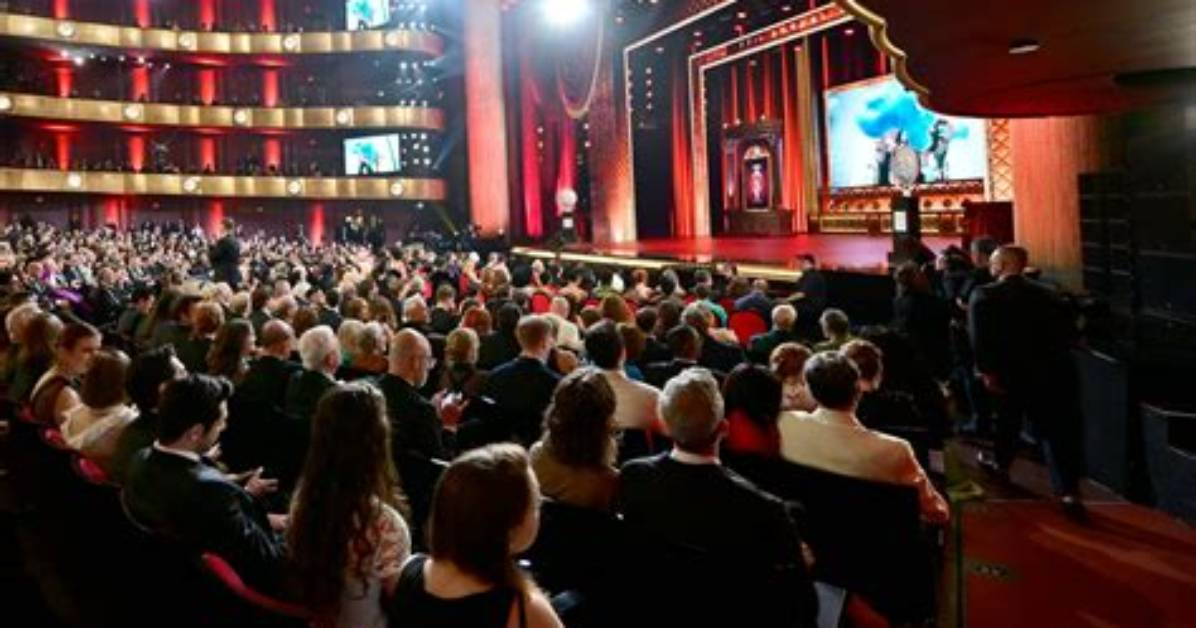 Hilarious Awards Show Audience Reactions