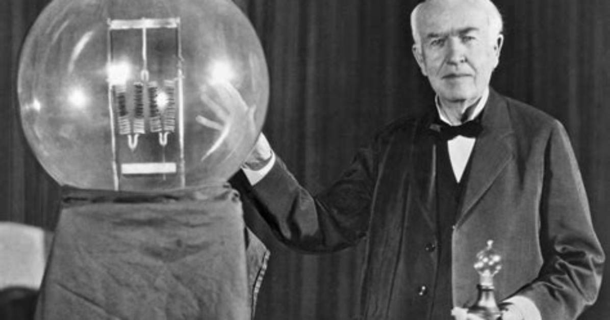 How Actually Invented the Lightbulb?