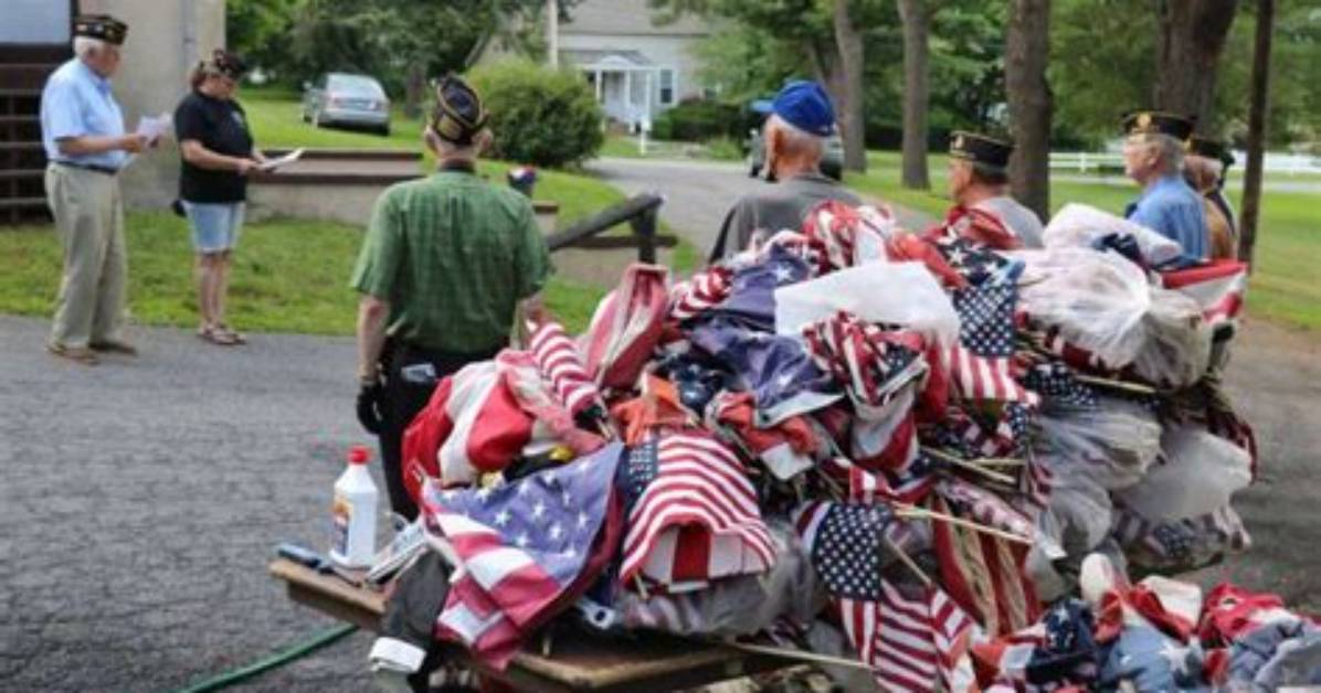 How Are Unserviceable Flags Destroyed?