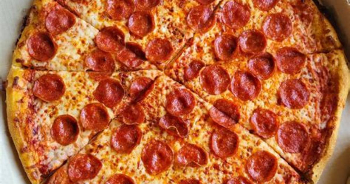 How Big Is a Large Pizza Hut Pizza?