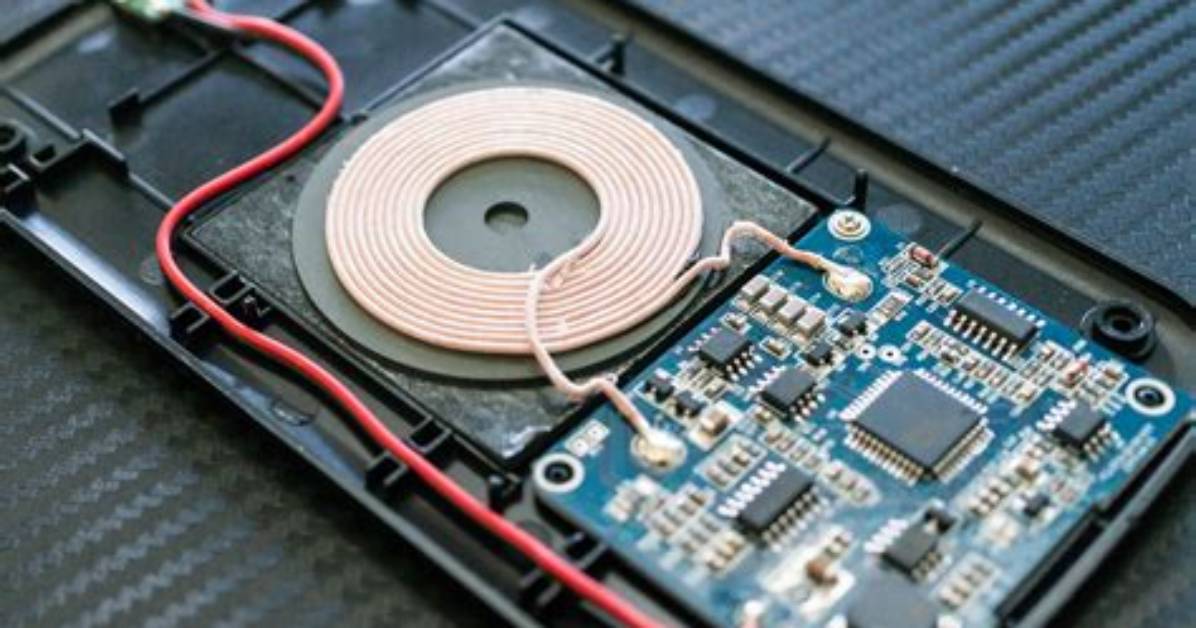 How Can I Get Wireless Charging on the Moto X Style/Moto X Pure Edition?