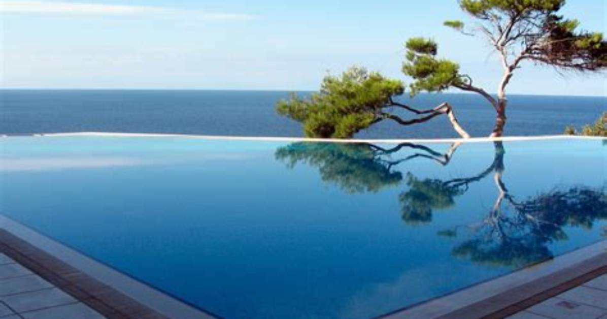 How Deep Is the Infinity Pool in Singapore