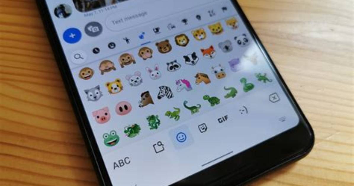 How Do Androids See Emojis?