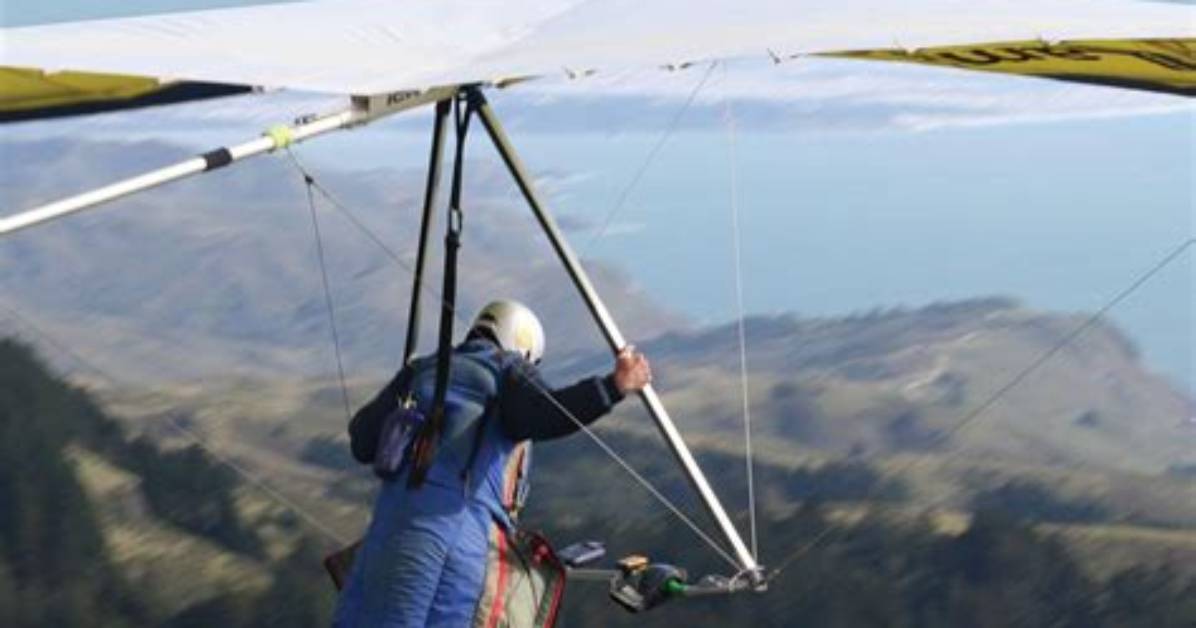 How Do Hang Gliders Land?