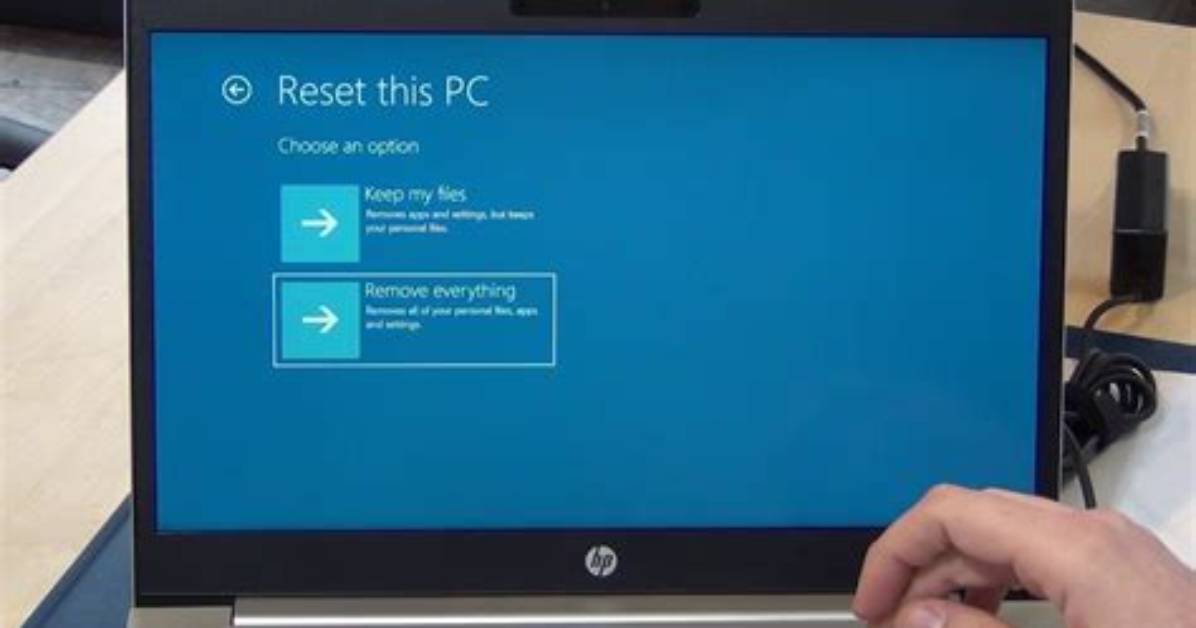 How Do I Force Reset My Laptop Windows 10?