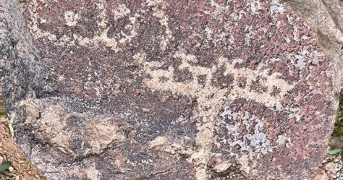 How Do Petroglyphs Work?